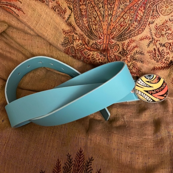 X or 1X Blue Faux Leather Belt w Silvertone Colourful Abstract Oval Belt Buckle - Picture 1 of 4